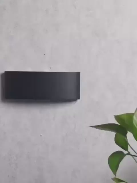 מנורת קיר דקורטיבית